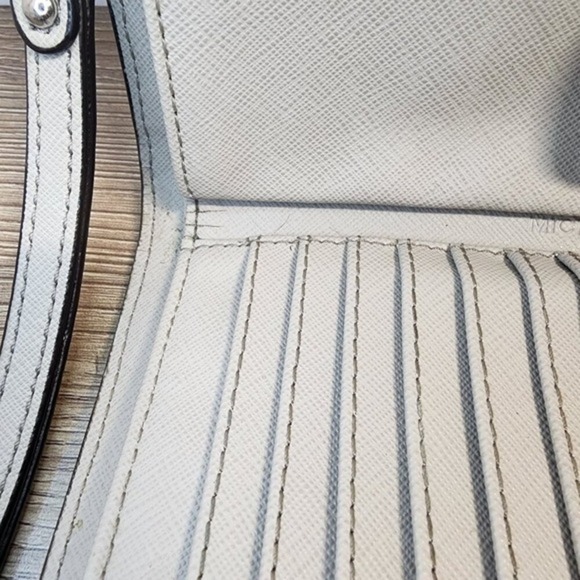 Michael Michael Kors Ash Gray Jet Set Travel‎ Wristlet - Picture 7 of 7